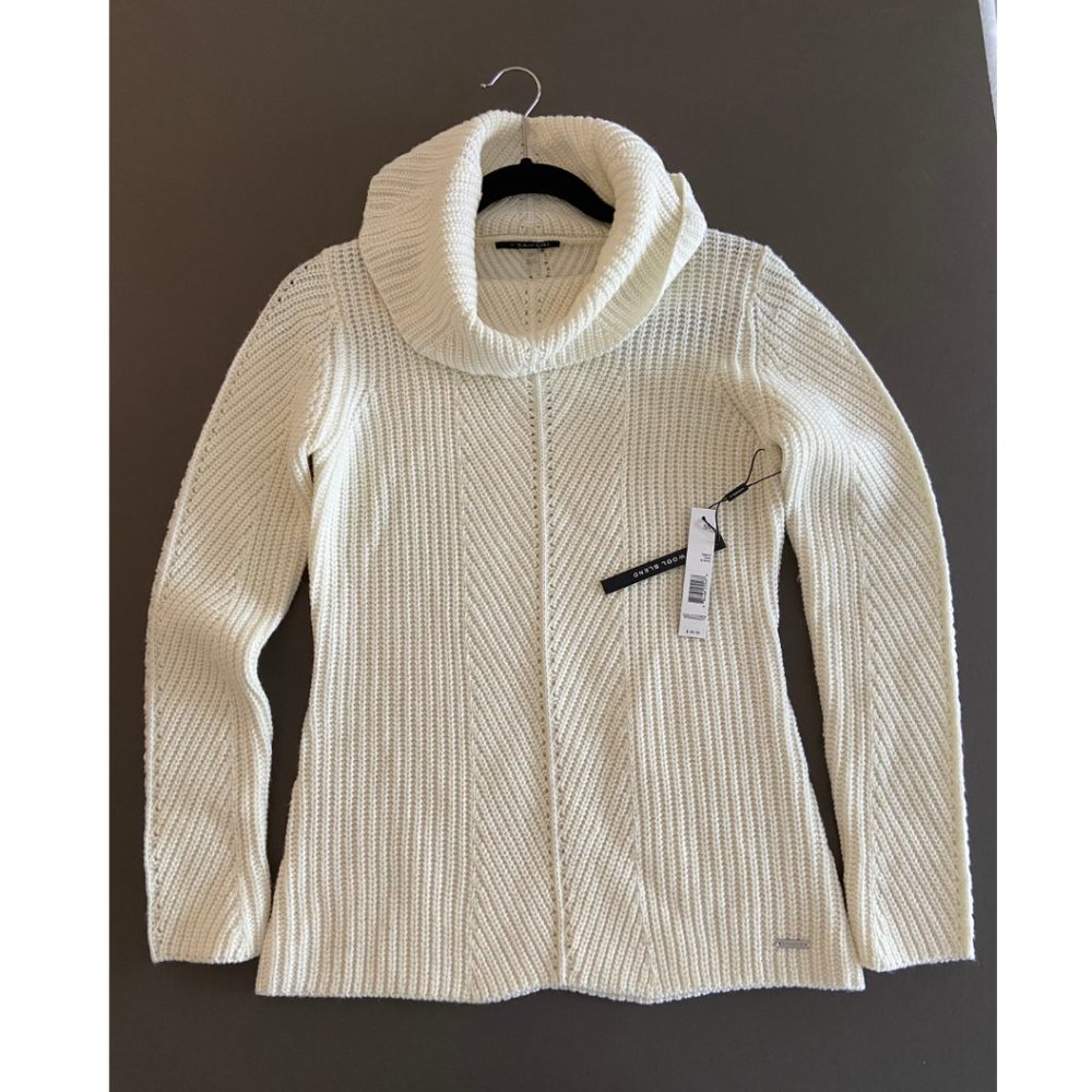 T Tahari  Sweater
